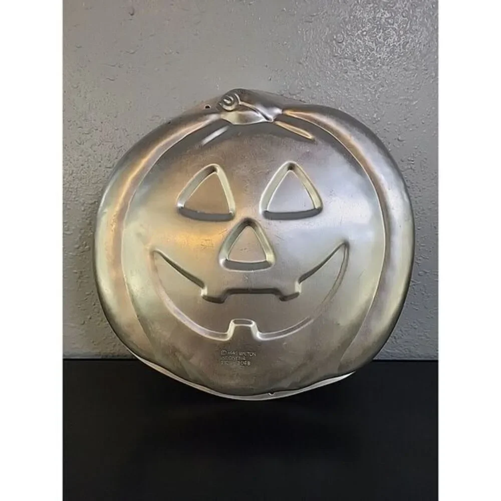 Vintage Halloween Jack-o-Latern‎ Pumpkin 1985 Wilton Aluminum Cake Pan 2105-3068